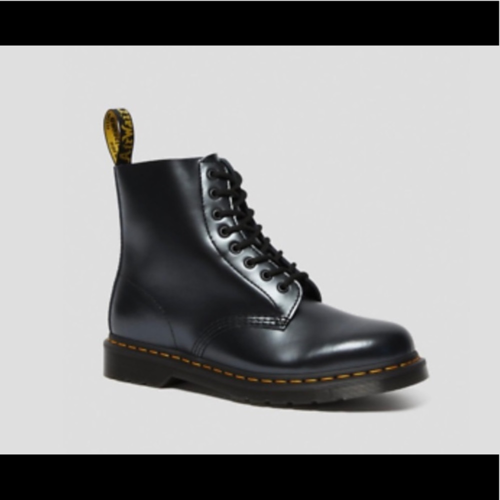 Dr. Marten’s 1460 Pascal Black Chroma Silver Boots Brand New In Box